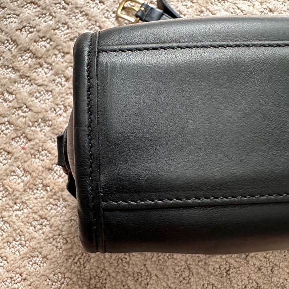 Vintage 90s Coach Metropolis Zip 9087 Black Leather Top - Picture 4 of 10